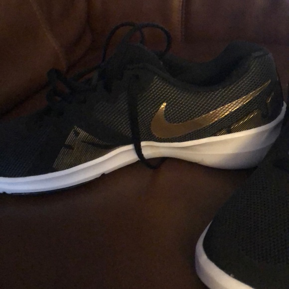 Sneakers - Picture 2 of 4